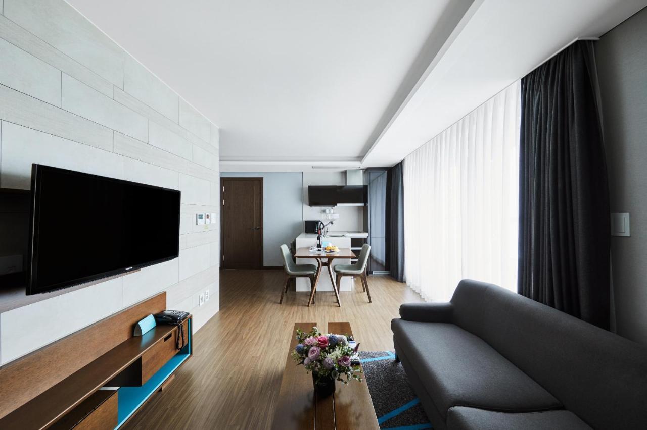 Felix By Stx & Apartemen *