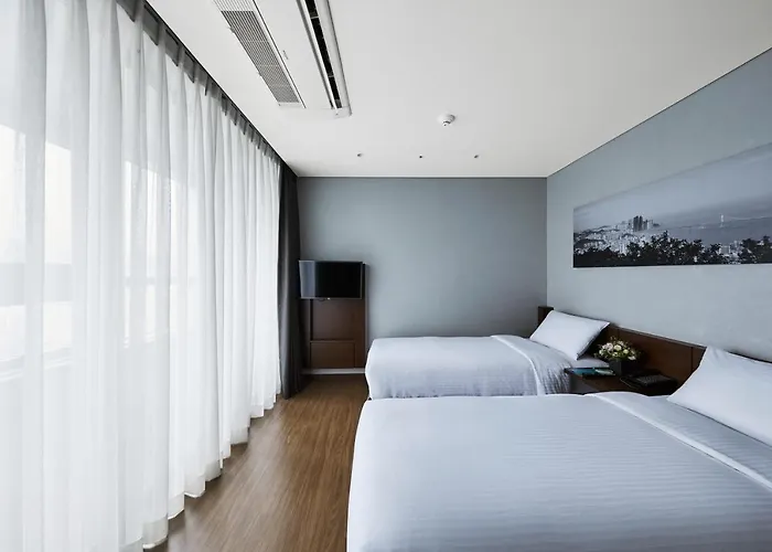 Felix By Stx Hotel & Suite